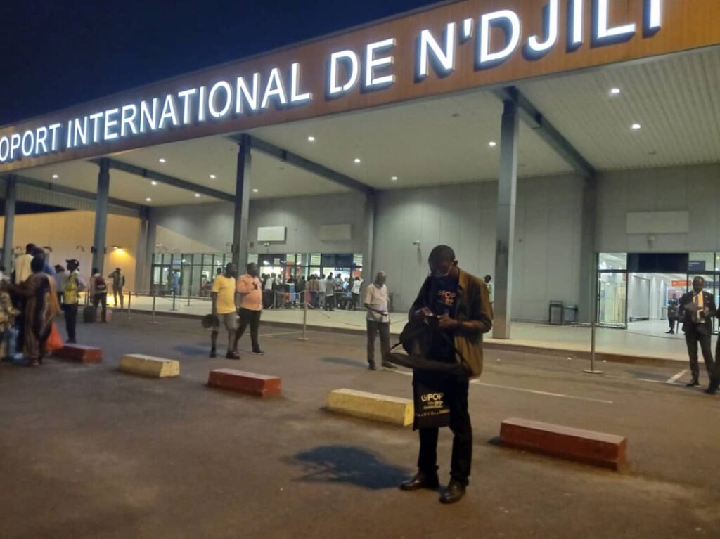 Benjamin Lovua, ndjili international airport 